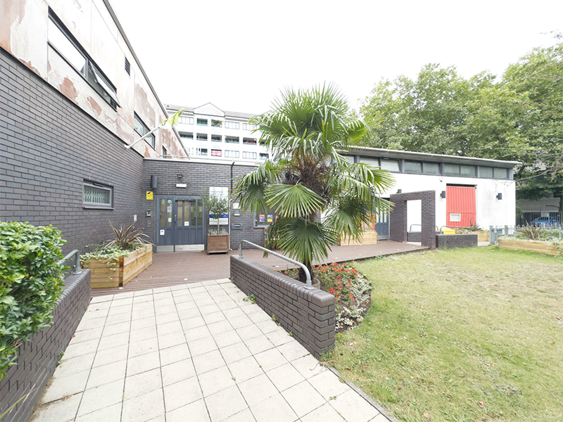 Photo of Greenside Community Centre.